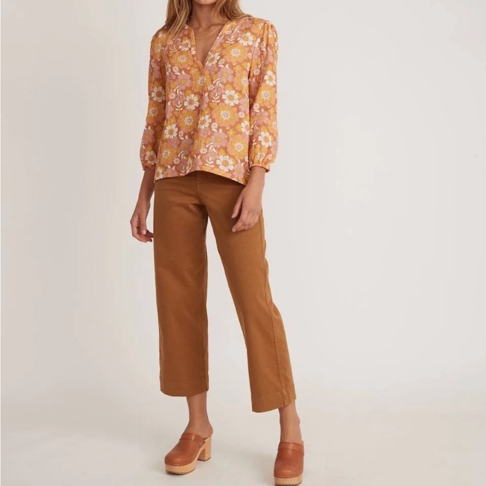 Marine Layer Jamie Floral Band Collar Top in Amber Brown Wallpaper Floral XS